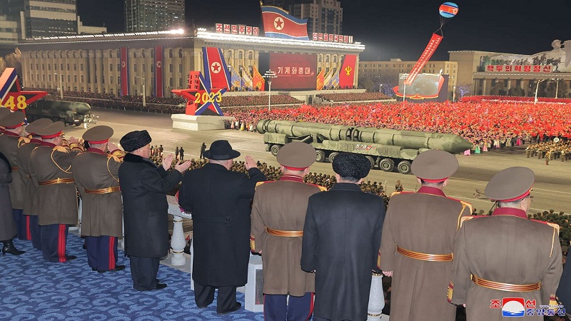 أقيمت مراسيم الاستقبال المهيبة لحرس الشرف للجيش الشعبي الكوري.