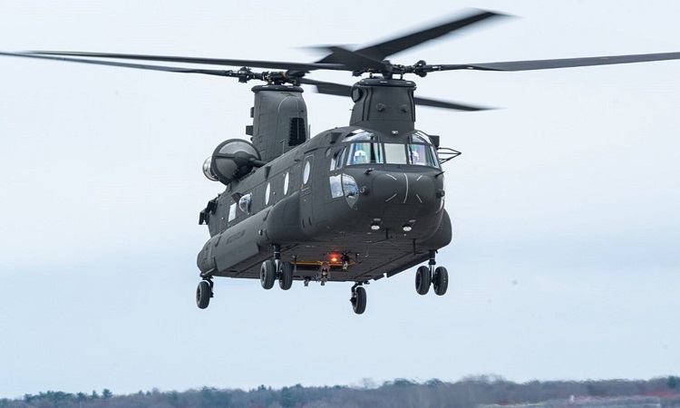 تريد شركة Boeing أن تقدم لبولندا طائرة هليكوبتر CH-47 Chinook الثقيلة 